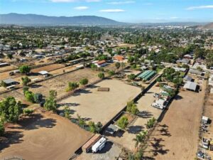 Read more about the article Best Neighborhoods in Norco, CA for Families and Horse Property Buyers (2026 Guide)