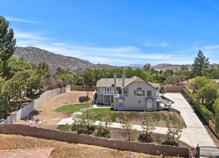 2627 Valley View Avenue 2627 Valley View Avenue